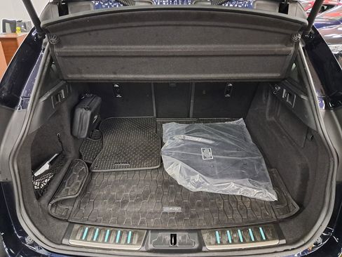 Used 2021 Jaguar F-PACE SVR image 46