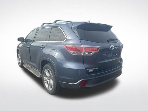 Used 2016 Toyota Highlander Limited w/ Driver Technology Package AWD/4WD image 3