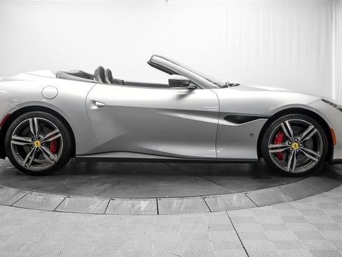 Used 2019 Ferrari Portofino RWD image 8