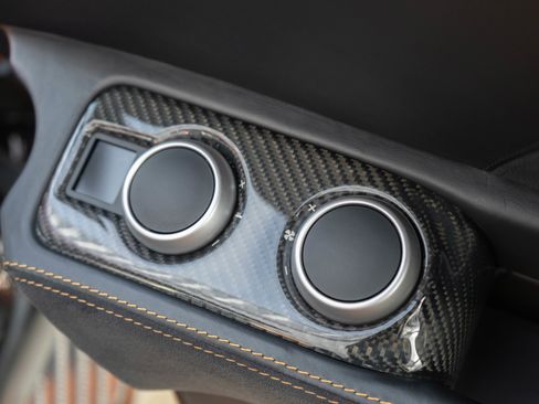 Used 2013 McLaren MP4-12C Spider image 32