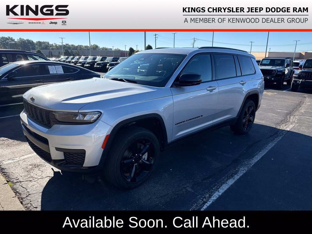 Used 2023 Jeep Grand Cherokee L Laredo AWD/4WD image 1