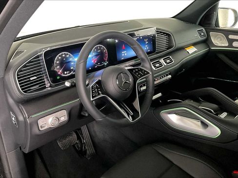 New 2025 Mercedes-Benz GLS 450 4MATIC image 10