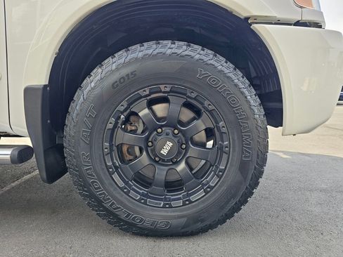 Used 2012 Nissan Titan SL image 9