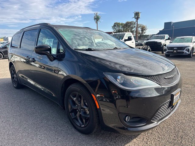 Used 2019 Chrysler Pacifica Touring-L Plus w/ Advanced Safetytec Group FWD image 3
