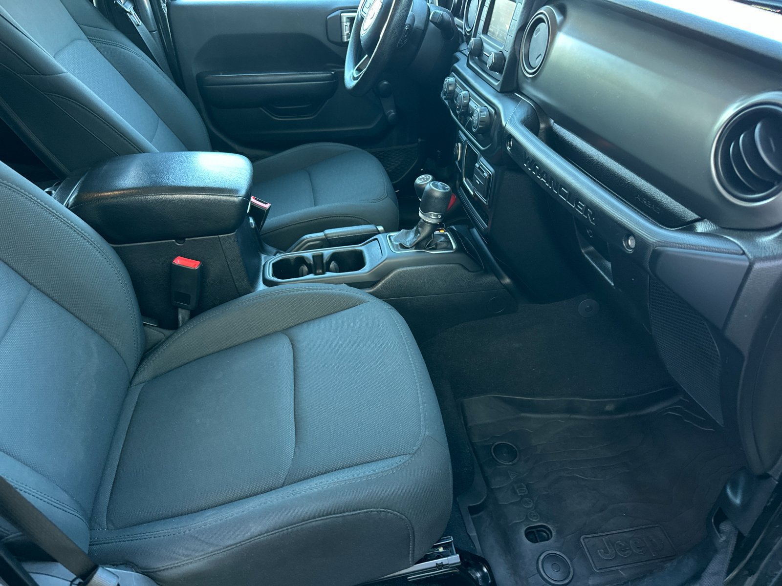 Used 2019 Jeep Wrangler Unlimited Sport AWD/4WD image 16