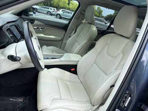 Certified 2023 Volvo XC90 B6 Ultimate w/ Protection Package Premier AWD/4WD image 16