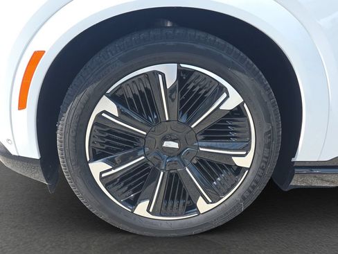 Used 2025 Cadillac Escalade IQ Sport 2 AWD/4WD image 4