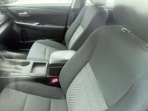 Used 2017 Toyota Camry LE image 6