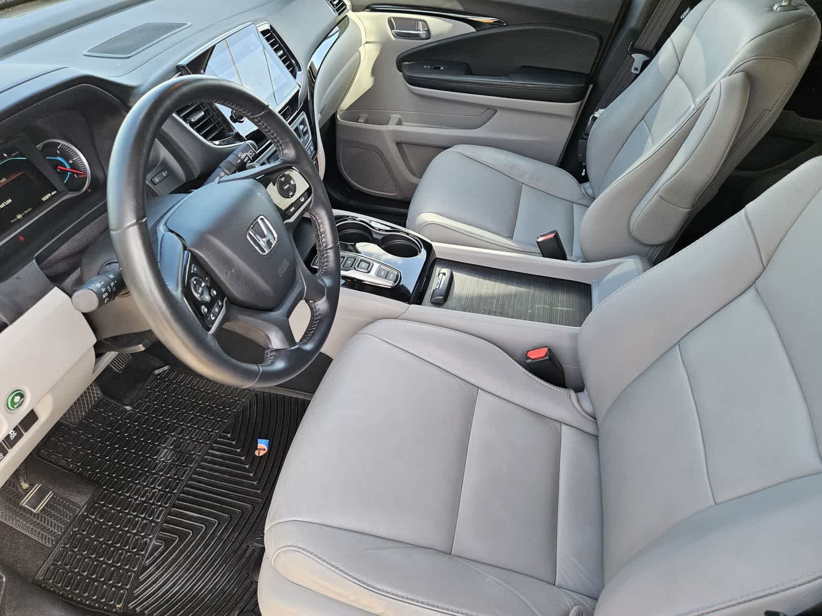 Used 2021 Honda Pilot Touring image 2