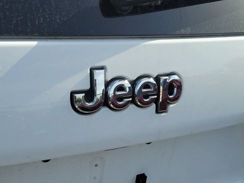Used 2019 Jeep Cherokee Limited AWD/4WD image 5
