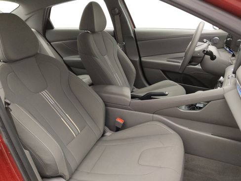 Used 2024 Hyundai Elantra SEL image 21