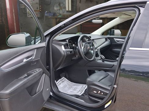 Used 2019 Cadillac XT5 Premium Luxury w/ Driver Assist Package FWD image 13
