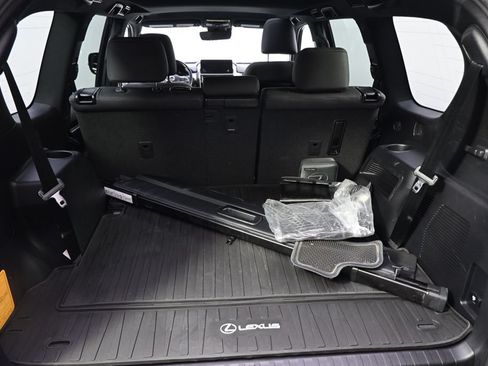 Used 2023 Lexus GX 460 Premium w/ Premium Package AWD/4WD image 15