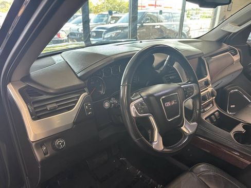 Used 2018 GMC Yukon XL SLE w/ SLE Value Package RWD image 13