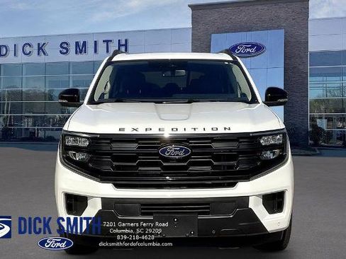 Certified 2025 Ford Expedition Active AWD/4WD image 2