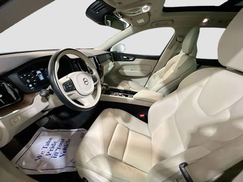 Used 2021 Volvo XC60 T5 Momentum w/ Protection Package Premier image 13