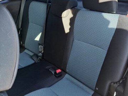 Used 2012 Toyota Yaris LE image 21