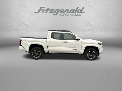 Used 2024 Toyota Tacoma TRD Sport w/ TRD Sport Upgrade Package AWD/4WD image 9