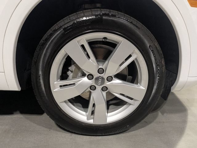 Used 2019 Audi Q5 2.0T Premium w/ Convenience Package AWD/4WD image 18