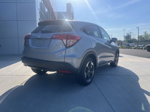 Used 2018 Honda HR-V EX image 3