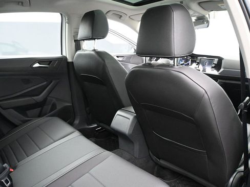 Used 2023 Volkswagen Jetta SE w/ Panoramic Sunroof Package FWD image 19