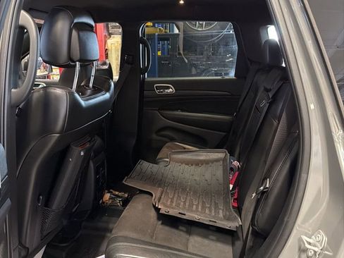 Used 2020 Jeep Grand Cherokee Altitude image 4