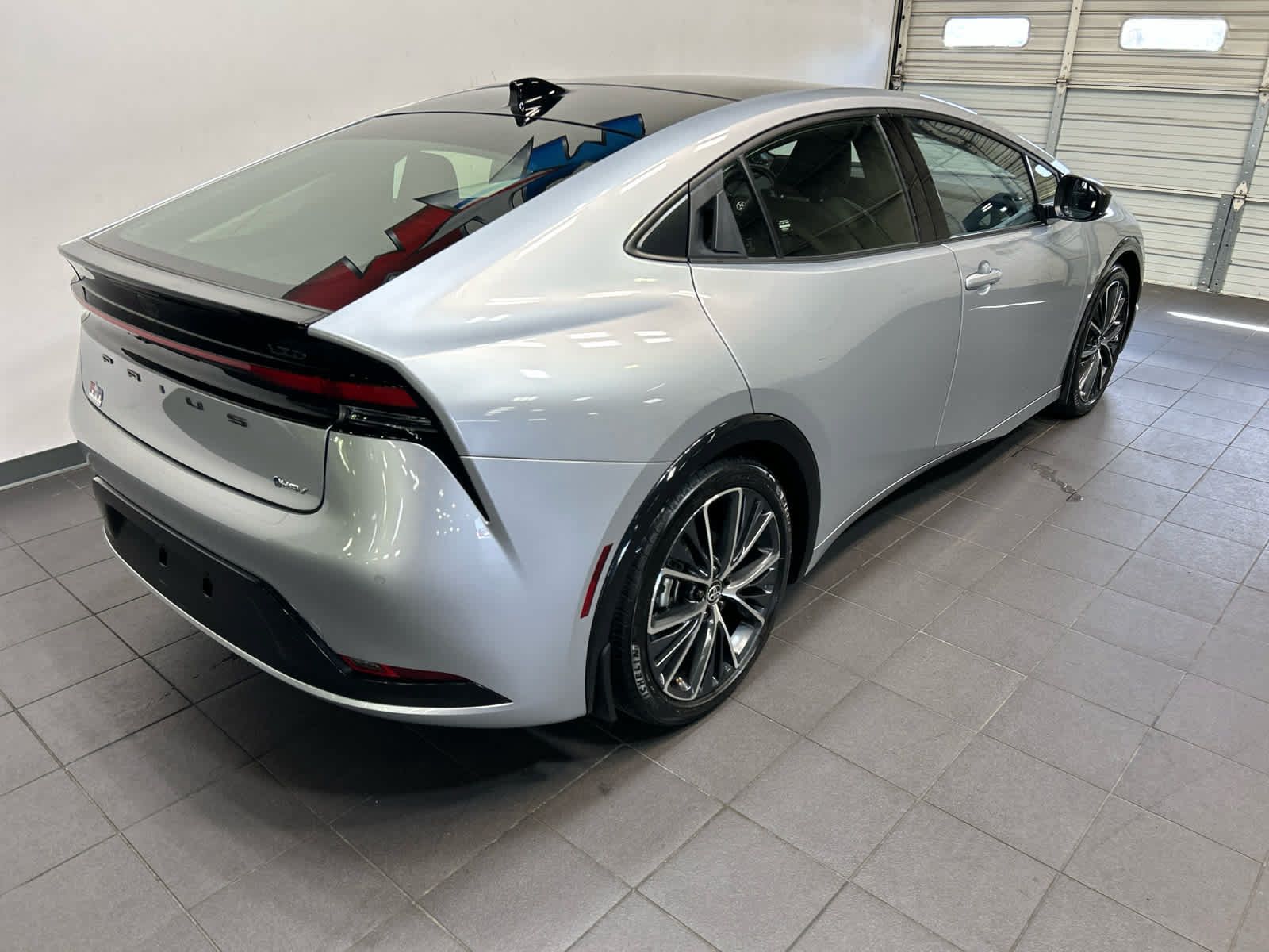 Used 2024 Toyota Prius Limited FWD image 3