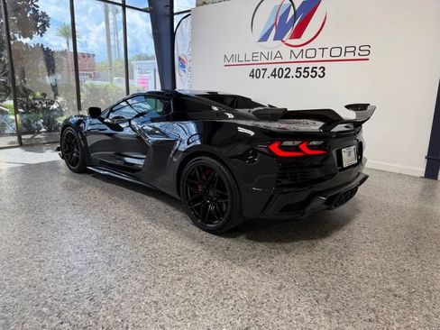 Used 2025 Chevrolet Corvette Z06 w/ Z07 Performance Package RWD image 5