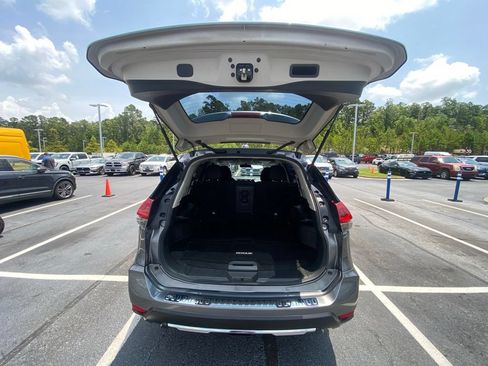 Used 2018 Nissan Rogue S FWD image 28