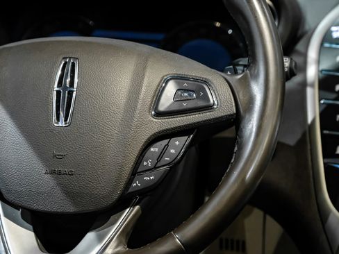 Used 2017 Lincoln MKC Select w/ Select Plus Package FWD image 20