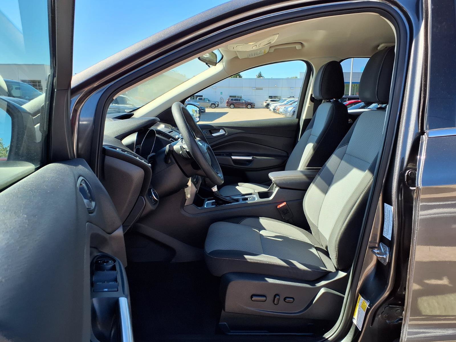 Used 2017 Ford Escape SE w/ SE Cold Weather Package FWD image 19