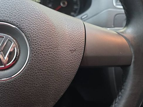 Used 2011 Volkswagen Jetta SE FWD image 17