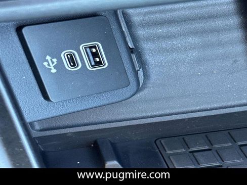 New 2025 Ford Expedition Active image 32