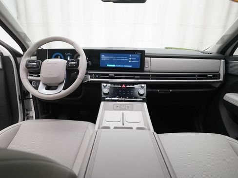 Used 2024 Hyundai Santa Fe SEL FWD image 5