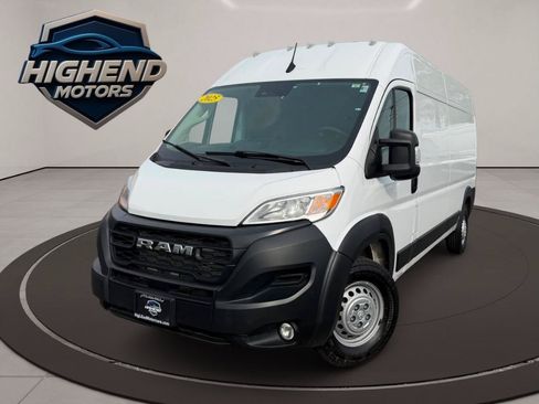 Used 2025 RAM ProMaster 2500 w/ Convenience Group FWD image 2