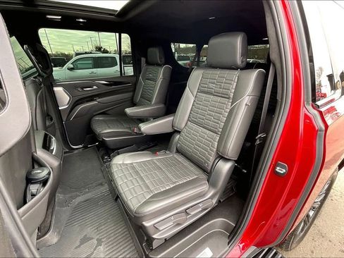 Used 2023 Cadillac Escalade ESV V w/ LPO, ONYX Package image 24