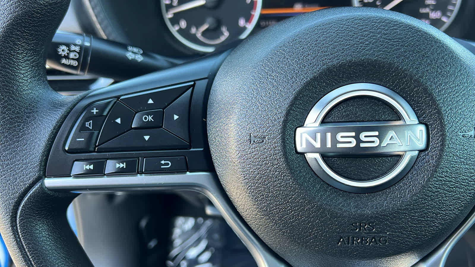 Used 2024 Nissan Sentra SV FWD image 19