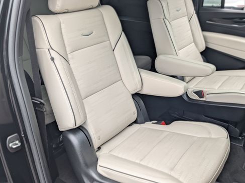 Used 2024 Cadillac Escalade ESV Sport w/ LPO, ONYX Package image 23