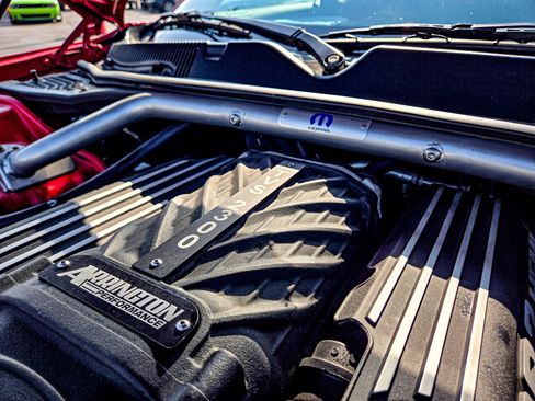 Used 2015 Dodge Challenger SRT w/ Technology Group image 18