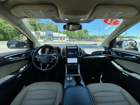 Certified 2024 Ford Edge SEL w/ Convenience Package AWD/4WD image 5