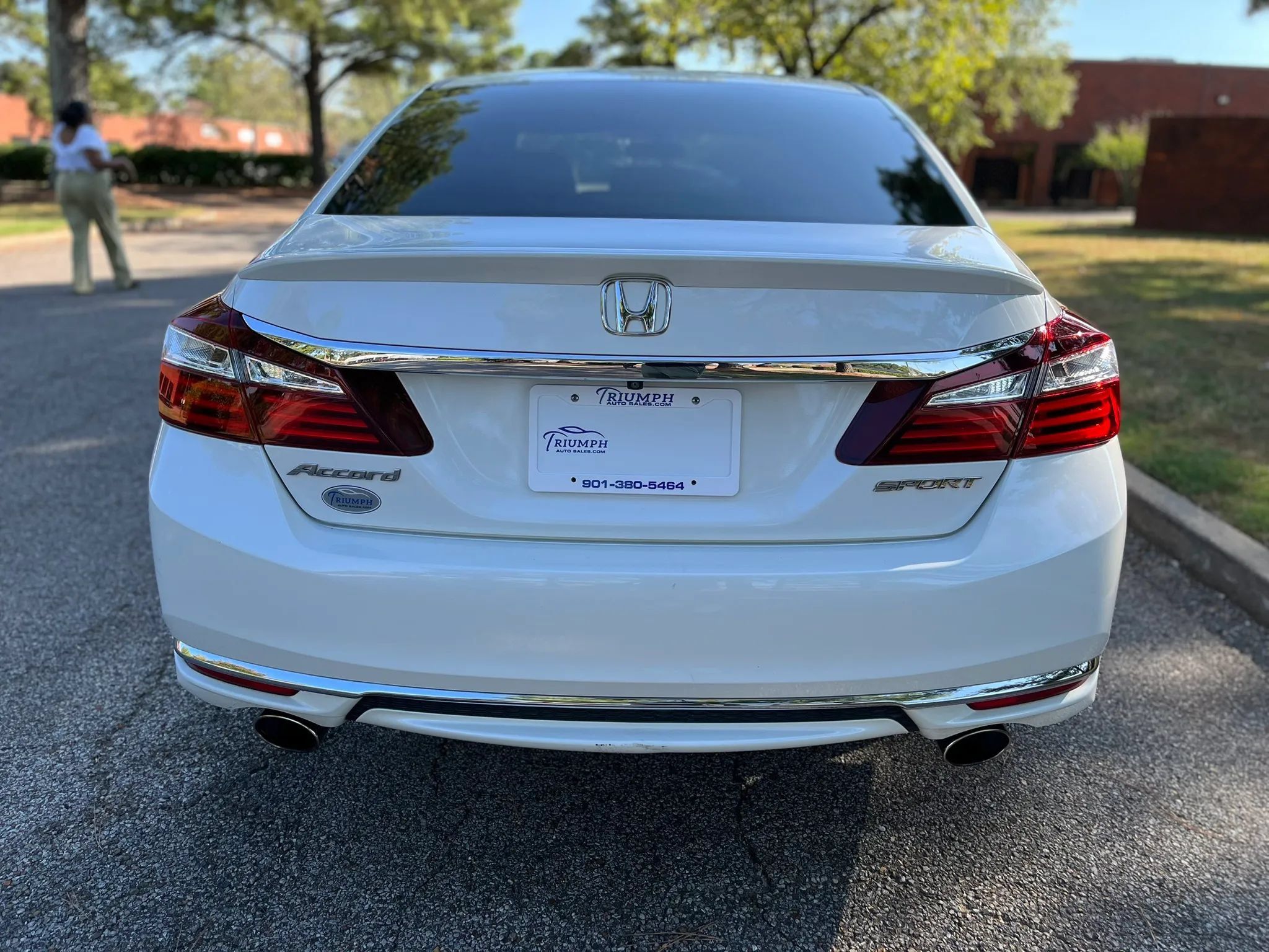Used 2017 Honda Accord Sport image 4