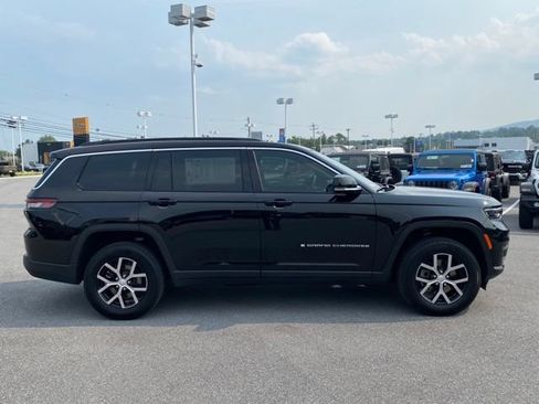 Used 2025 Jeep Grand Cherokee L Limited w/ Trailer Tow Package AWD/4WD image 9