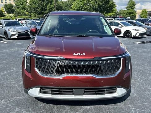 Used 2025 Kia Carnival FWD image 9