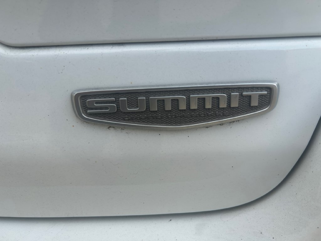 Used 2024 Jeep Grand Cherokee Summit AWD/4WD image 30