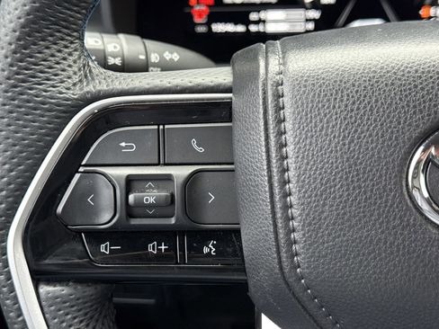 Used 2025 Toyota Sequoia Platinum image 25