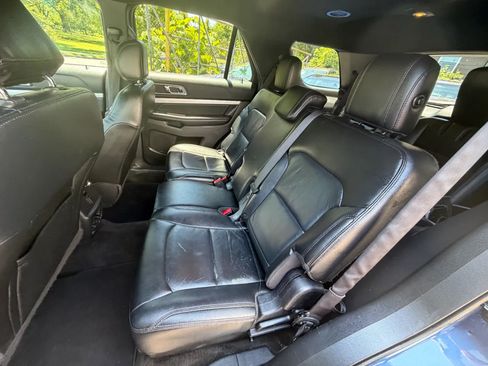 Used 2016 Ford Explorer XLT w/ Equipment Group 202A AWD/4WD image 25