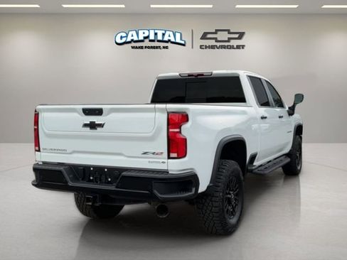 Used 2025 Chevrolet Silverado 2500 ZR2 image 5