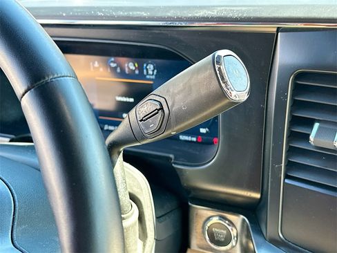 Used 2024 Ford F250 Lariat w/ Chrome Package image 22