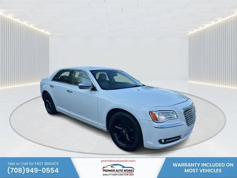 Used 2011 Chrysler 300 Limited RWD image 3