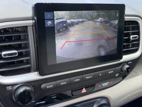 Used 2026 Hyundai Venue SEL FWD image 5